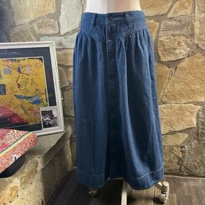 GAP Denim Button-Front Midi Skirt – Size 28 / 6